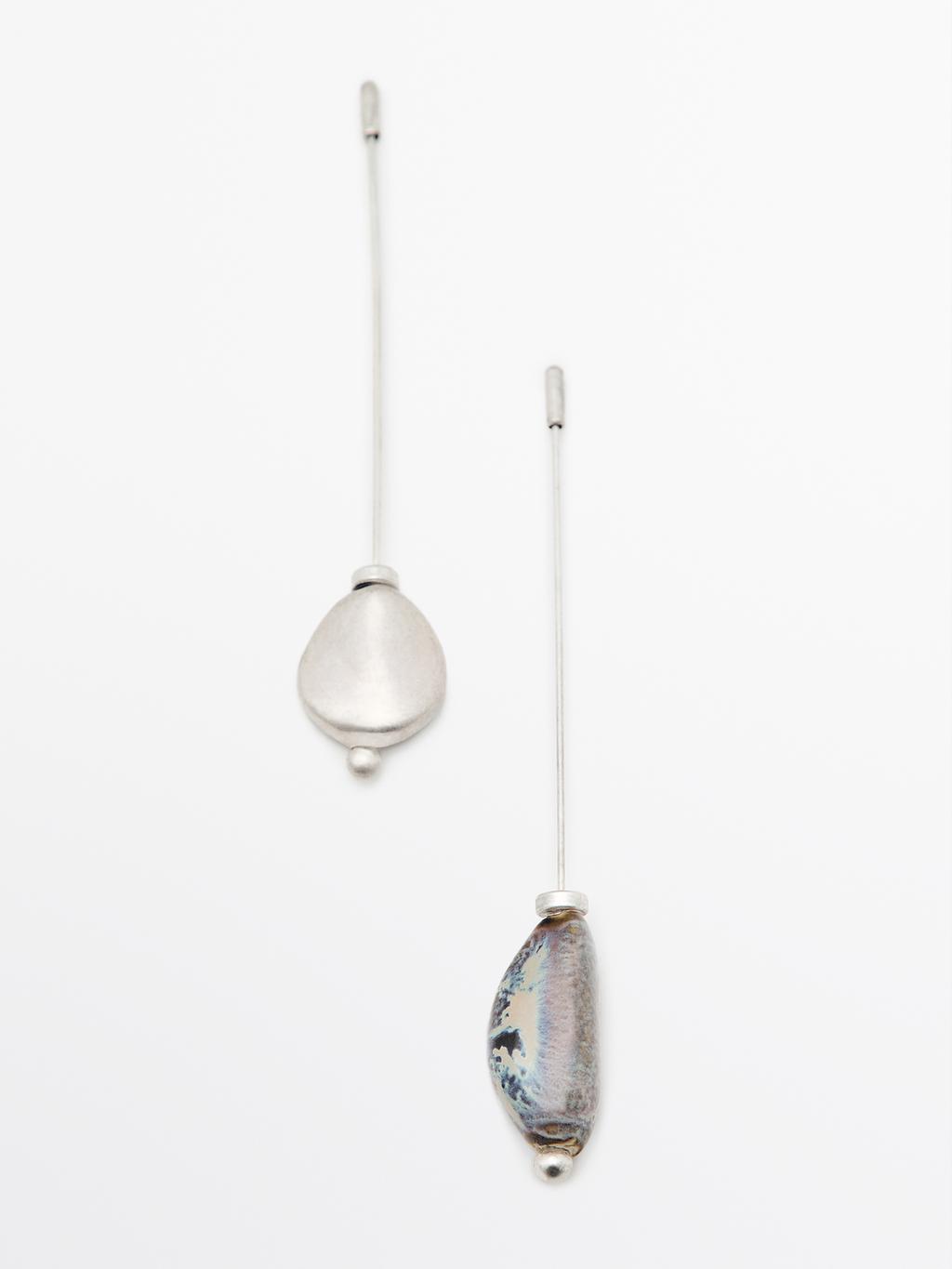 Brooch with ceramic leaf piece