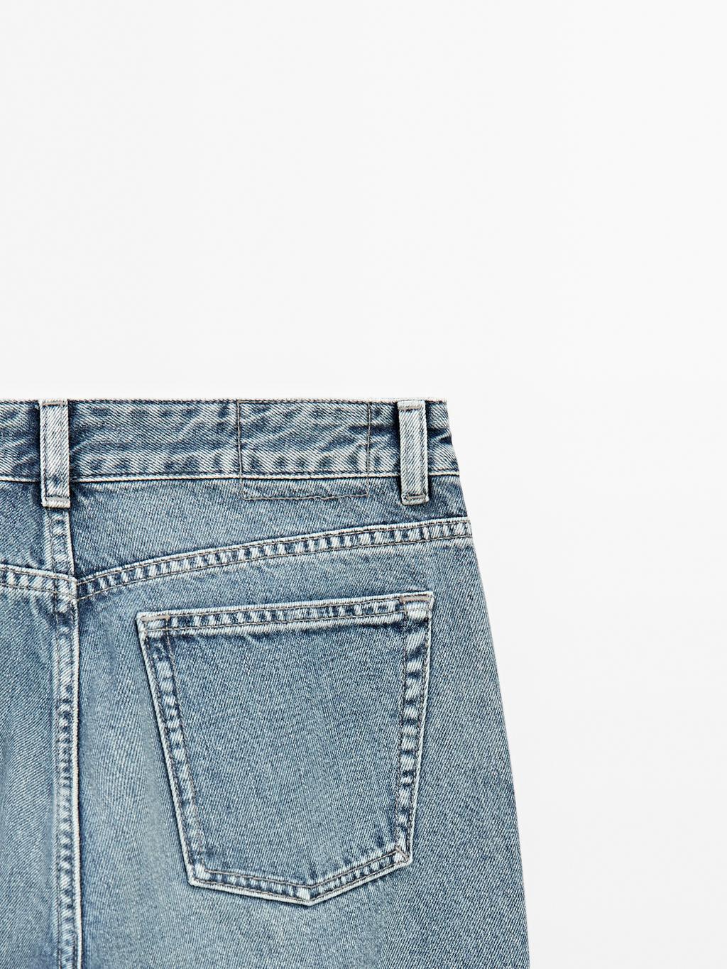 Low-rise straight-leg jeans
