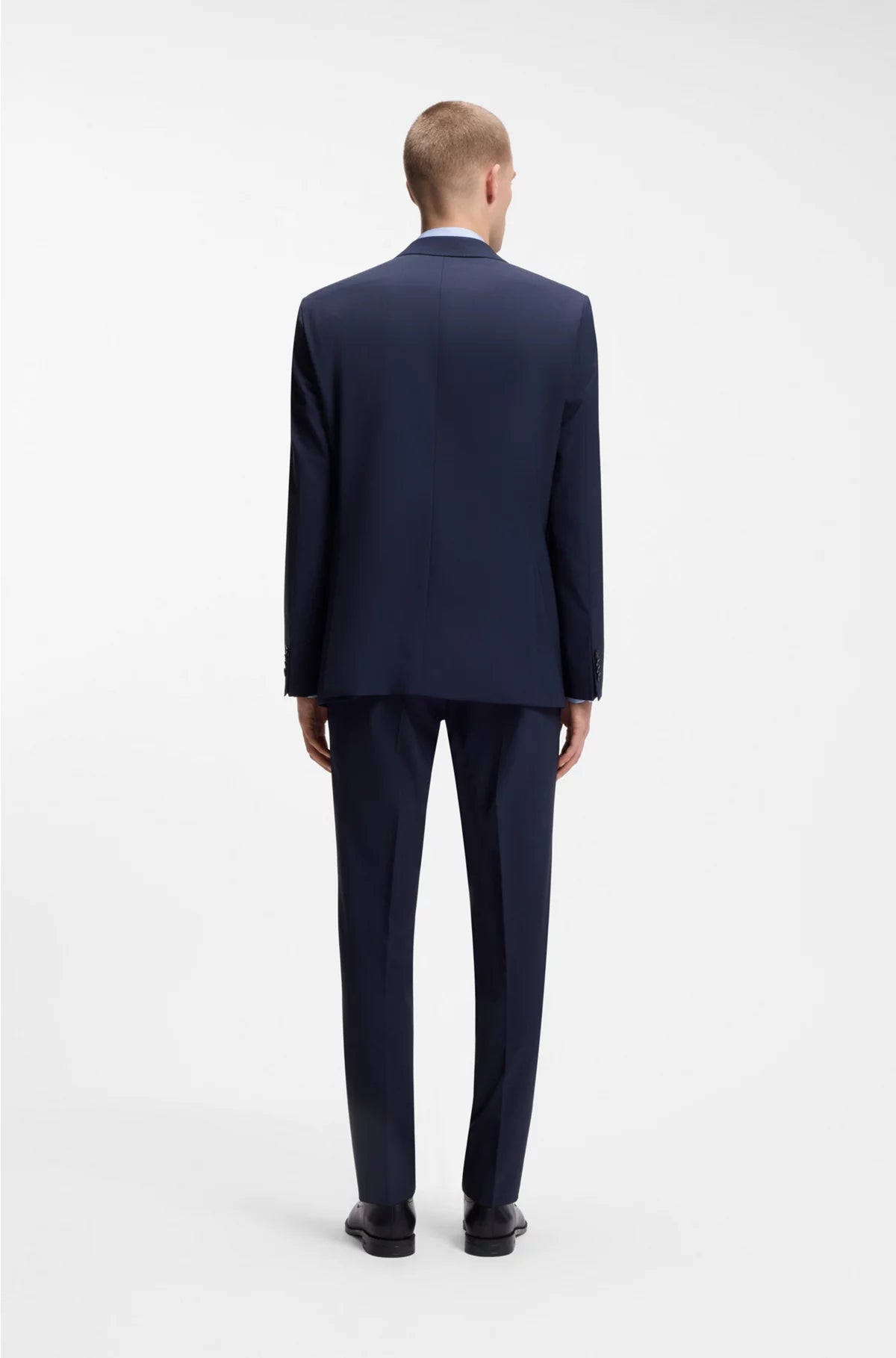 REGULAR-FIT SUIT IN STRETCH VIRGIN WOOL